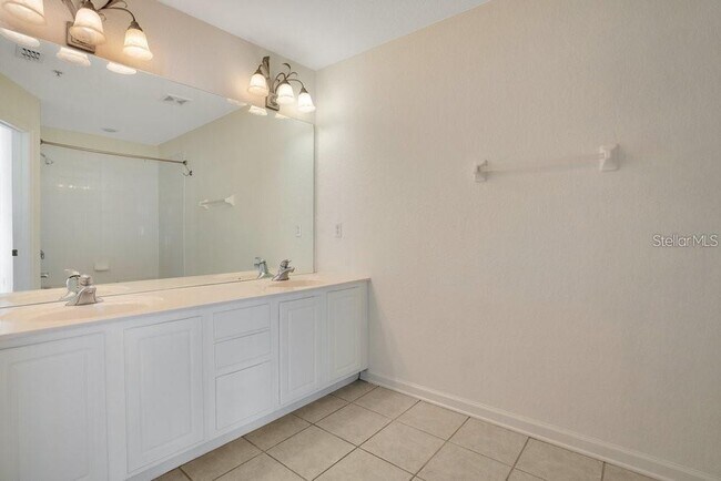 Building Photo - 3393 Shallot Dr