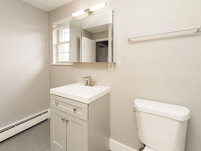 Building Photo - Bayshore Apartments