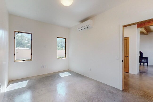 Building Photo - North Valley Fabulous 2018/sf 2 Bedroom  2.5 Bath  with Garage