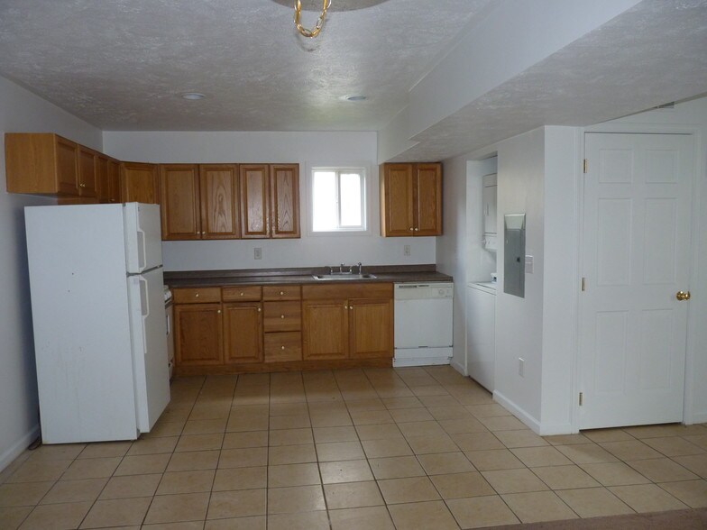 Building Photo - 1171 Wilson Ave