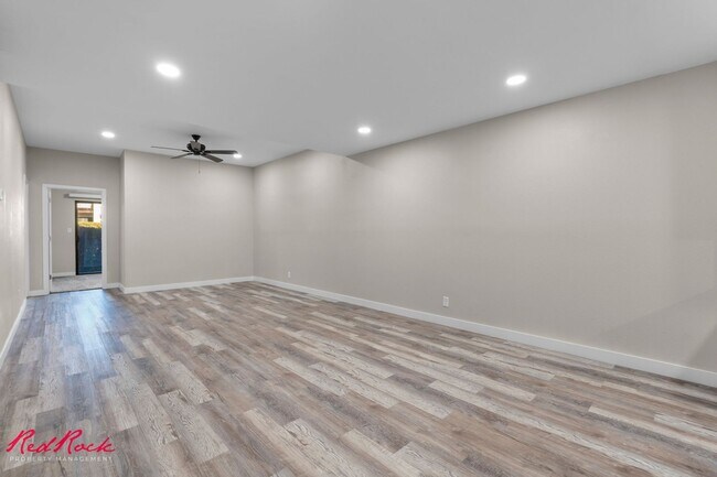 Building Photo - 2 Bedroom Condo in the Heart of St. George!