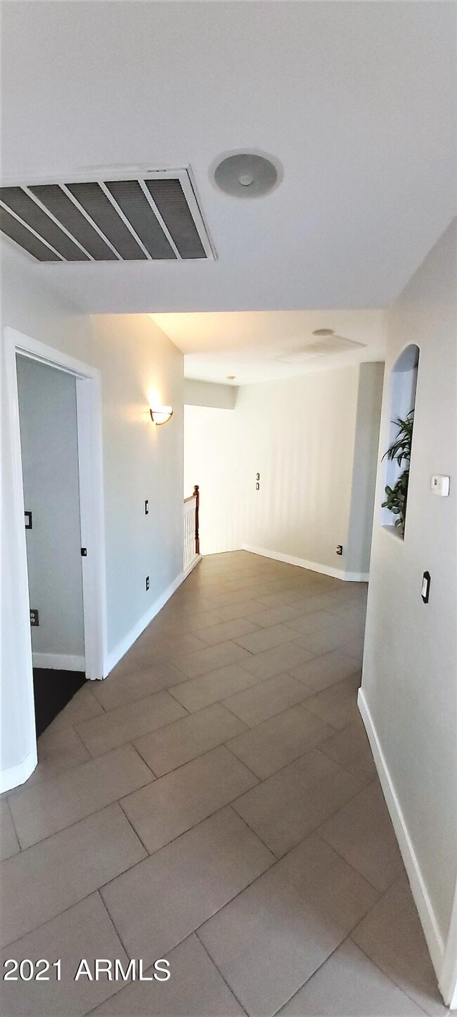 Building Photo - 3741 N Ladera Cir