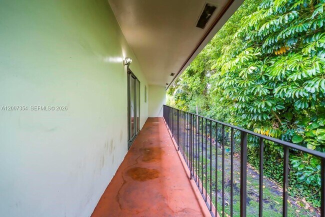 Building Photo - 3100 Coral Springs Dr