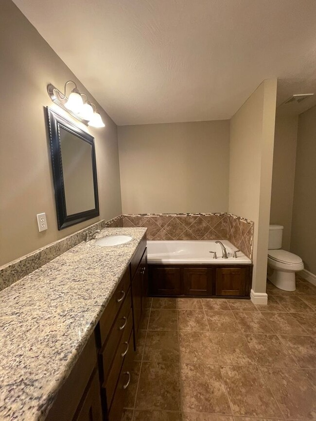 Building Photo - Beautiful 4BD in Battlefield, MO