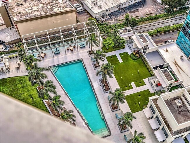 Building Photo - 3301 NE 1st Ave