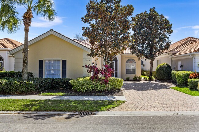 Building Photo - ** ISLAND WALK ** 3 BED + DEN / 2.5 BATH -...