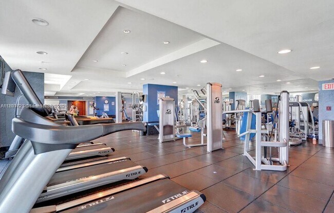 Building Photo - 7900 Harbor Island Dr