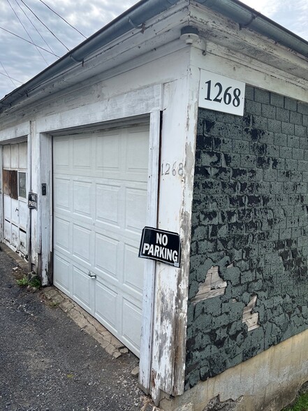 Building Photo - 1268 Market St