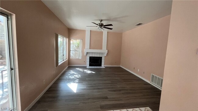 Building Photo - 2909 Calmada Ave