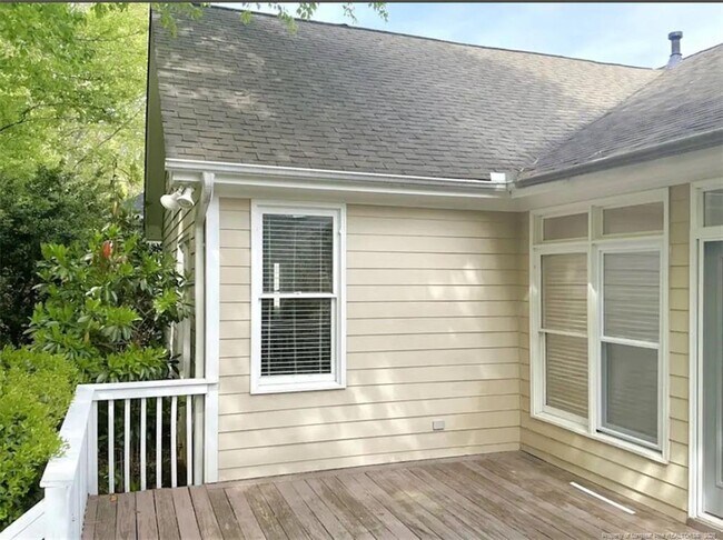 Building Photo - 1208 Champions Pointe Dr