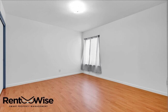 Building Photo - 214 Miramar Ave