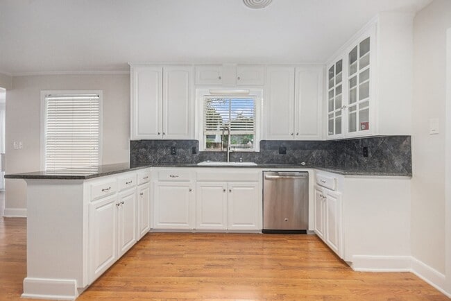 Building Photo - 12847 Memorial Dr