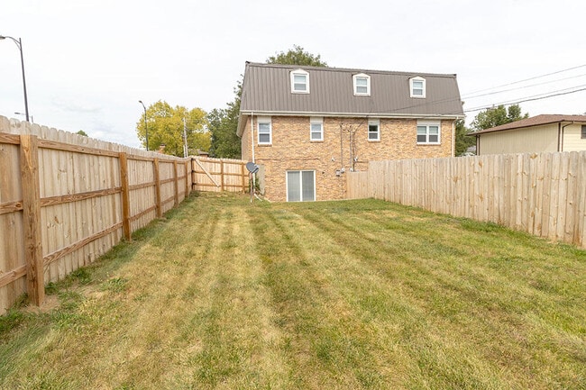 Building Photo - 6108 E St Charles Rd