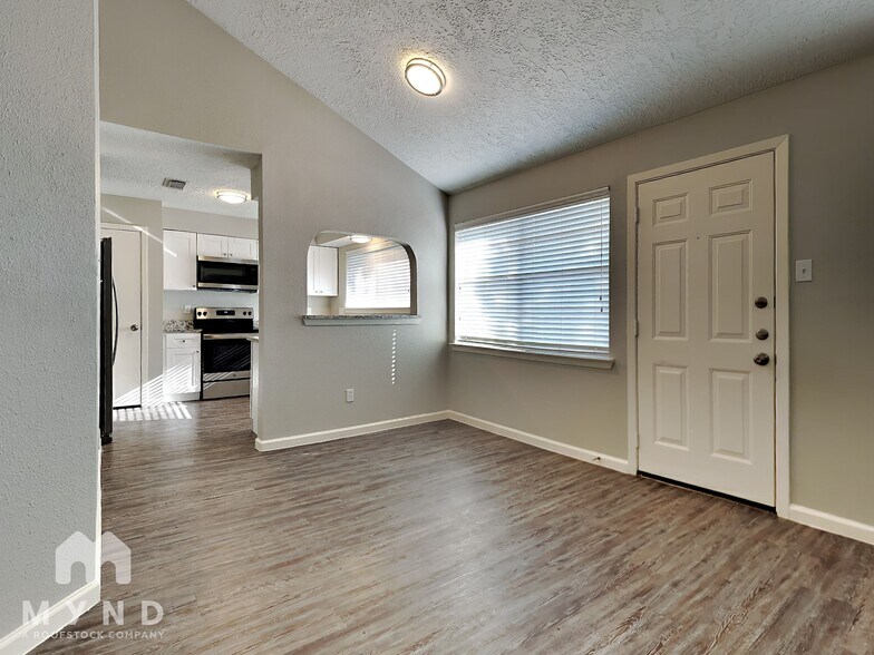 Building Photo - 11923 Medicine Bow Cir