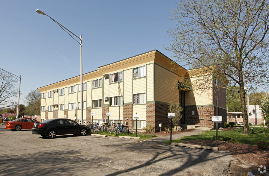 Building Photo - Abbot Manor