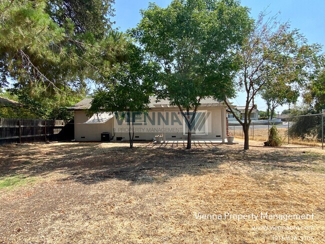 Building Photo - 5280 5th St