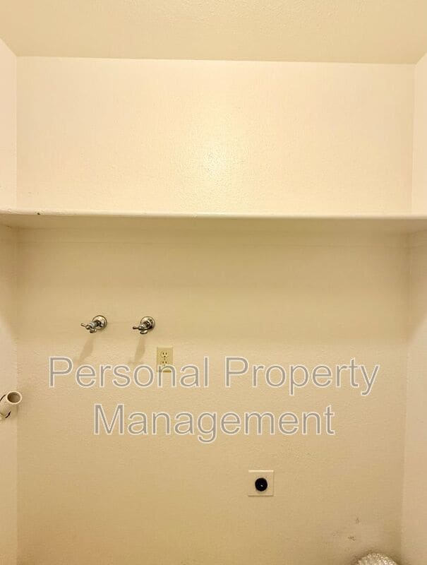 Building Photo - 708 W 31st St