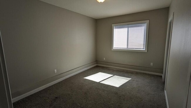 Building Photo - 3969 Hayesville Dr NE