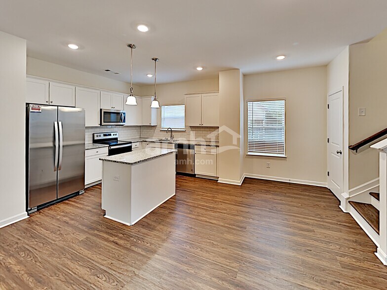 Building Photo - 148 Landsdown Xing