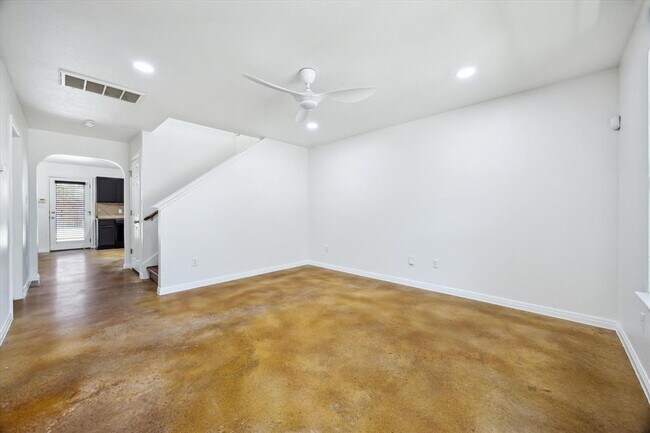 Building Photo - 4512 Senda Ln