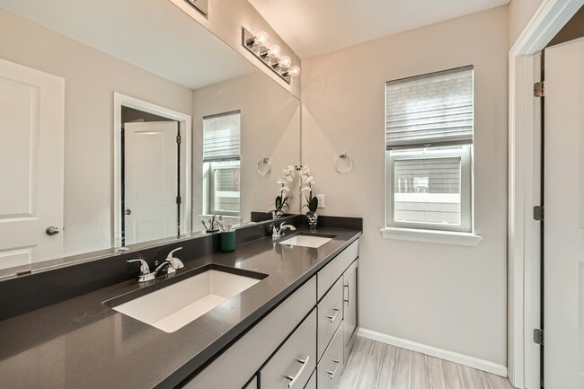 Building Photo - 14721 Pepper Pike Pl