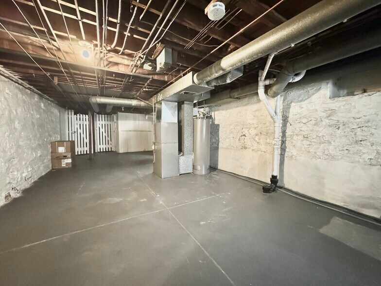 Building Photo - 3525-3527 Lawn Ave