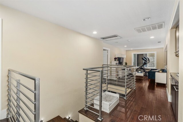 Building Photo - 14 Conchito