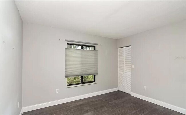 Building Photo - 2568 Pine Ridge Way S