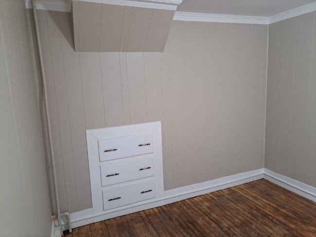 Building Photo - 35 Pine St