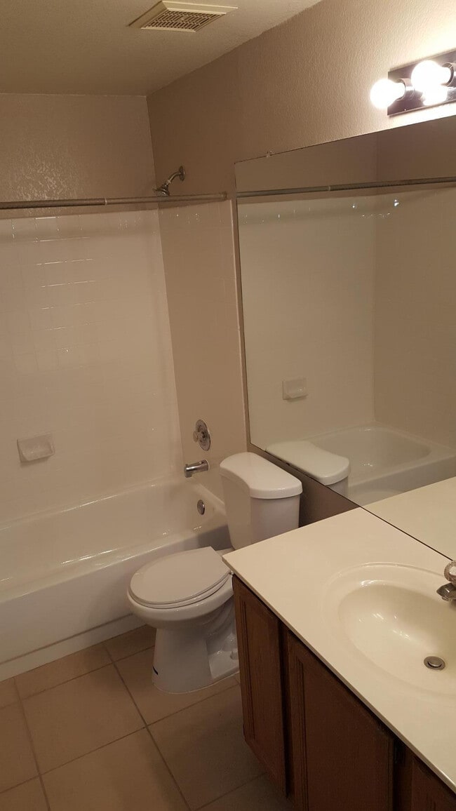 Building Photo - 16610 S 32nd Pl