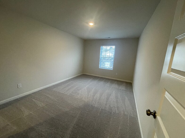 Building Photo - 1720 Manuka Ln