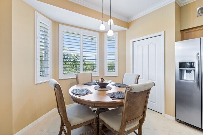 Building Photo - ** HERITAGE BAY ** 2 BED / 2 BATH - CONDO ...