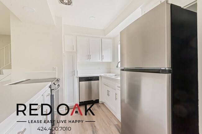 Building Photo - 10535 Lindley Ave