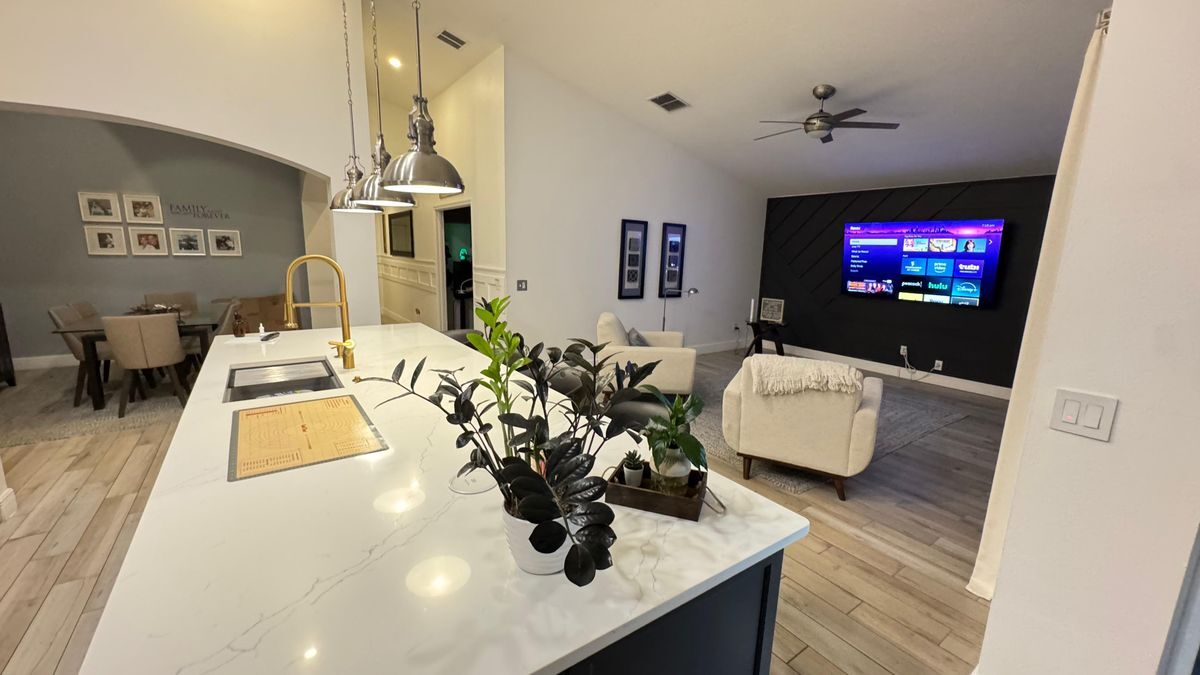 Building Photo - 676 Seneca Trail