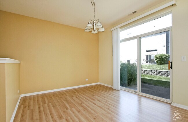 Building Photo - 2806 Falling Waters Ln