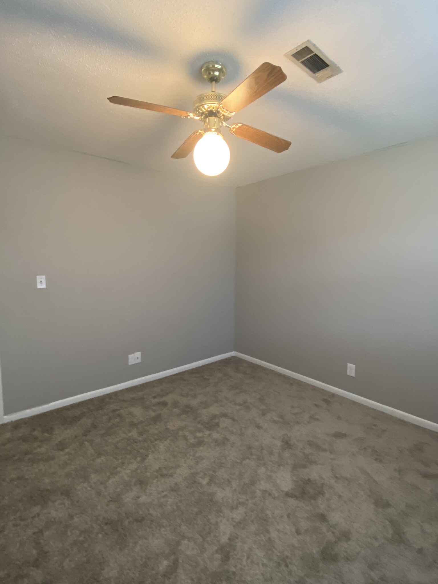 Bedroom - 1425 Mineral Springs Rd