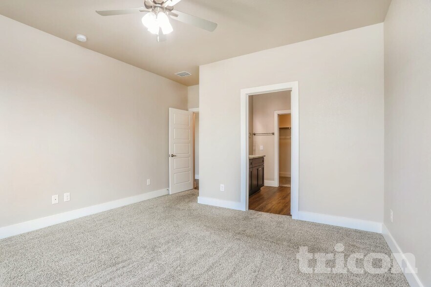 Building Photo - 10336 Ft Teran Trl