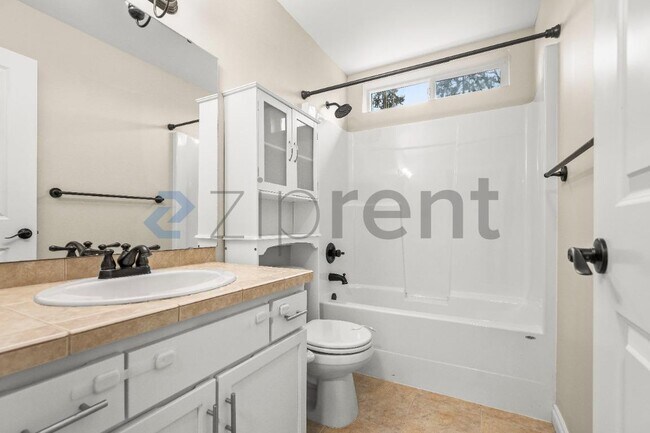 Building Photo - 7413 NE 200th St