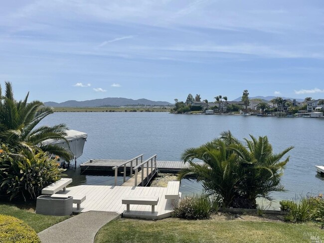 Building Photo - 138 Del Oro Lagoon