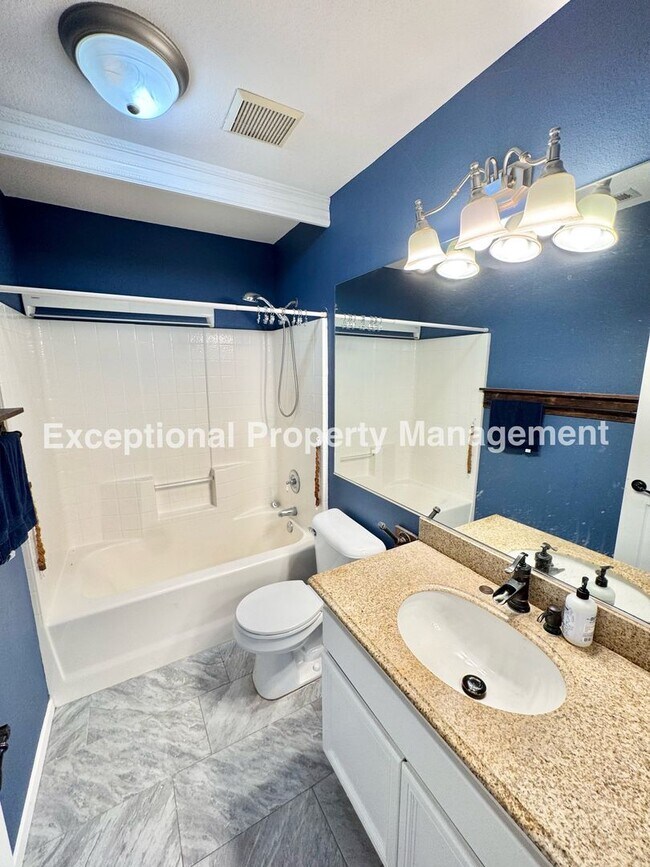Building Photo - Ready to move in 4 bed 3 bath pool home