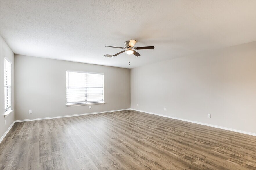 Building Photo - 8138 Cherry Glade
