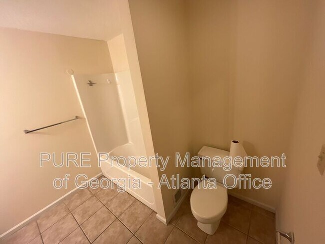 Building Photo - 127 Redford Dr