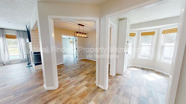 Building Photo - 12345 Tracy Ann Rd