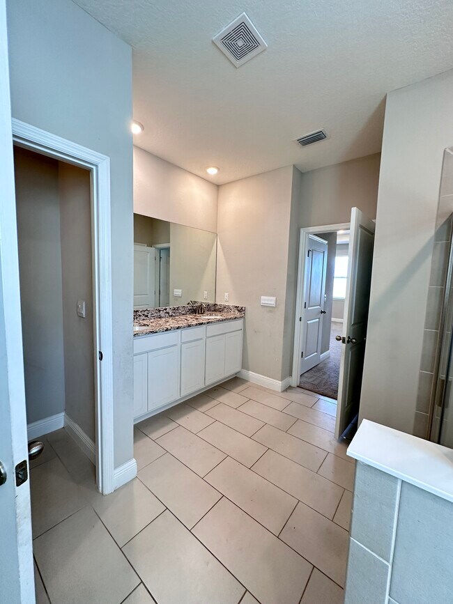 Building Photo - 112 Mangrove Manor Dr