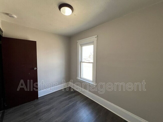 Building Photo - 3616 Independence Rd