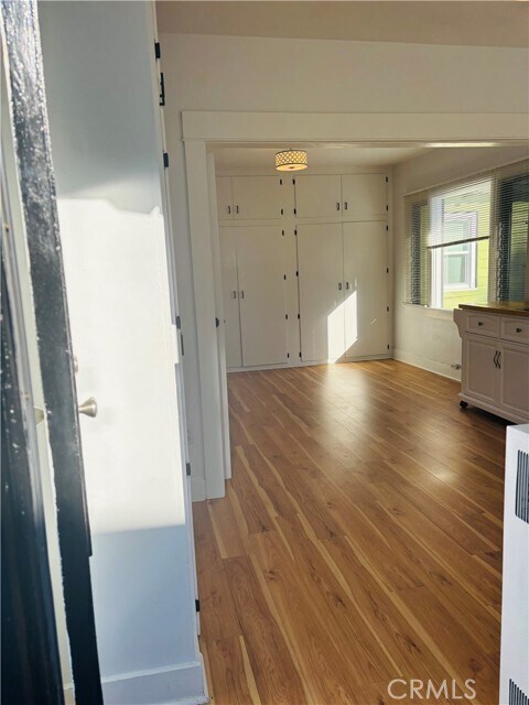 Building Photo - 274 Cliff Dr