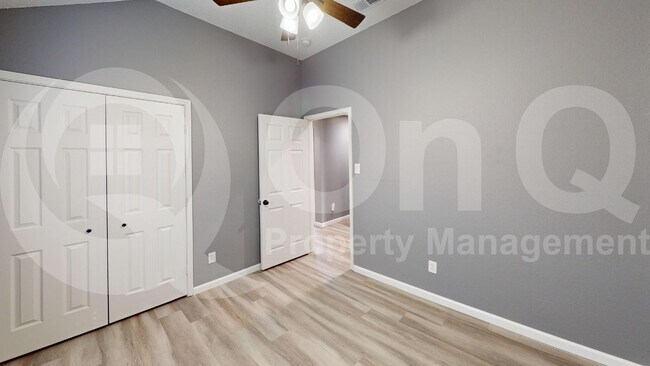 Building Photo - 2536 Beau Dr