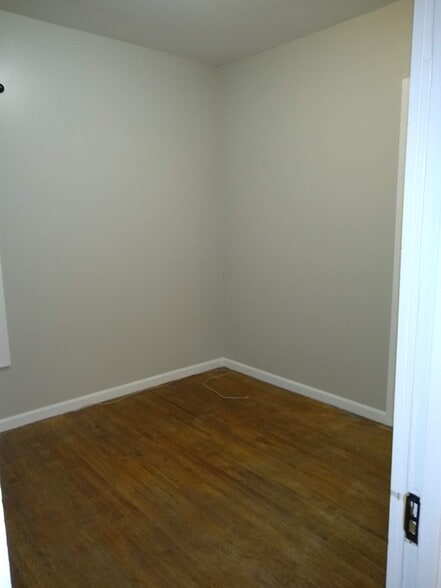 2nd bedroom - 19 Sheffield Ave