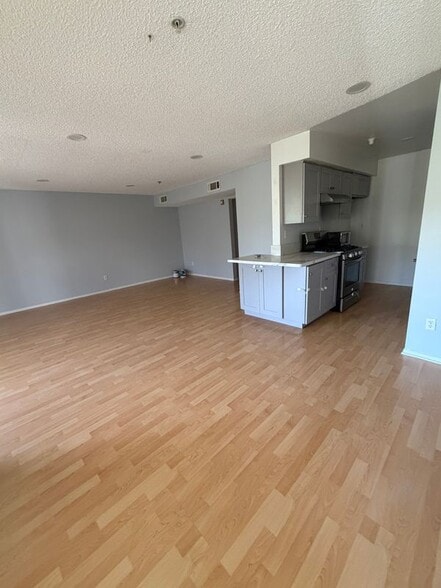 Building Photo - 10282 Tujunga Canyon Blvd