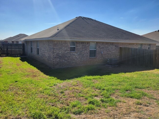 Building Photo - 404 Dale Ave